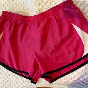 Women’s Nike Dri-Fit Shorts (S)